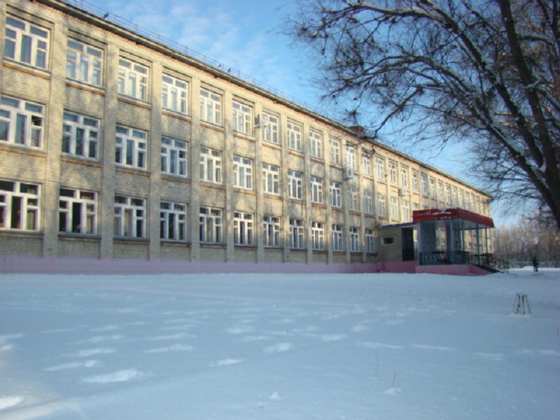 Школа. Центральный вход