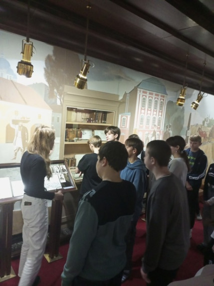 Учащиеся 8 в класса посетили областной музей имени Николая Гавриловича Чернышевского.