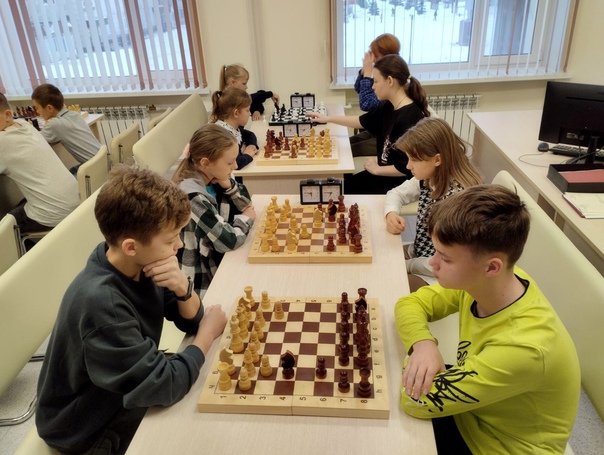 Участие в муниципальном турнире по быстрым шахматам.