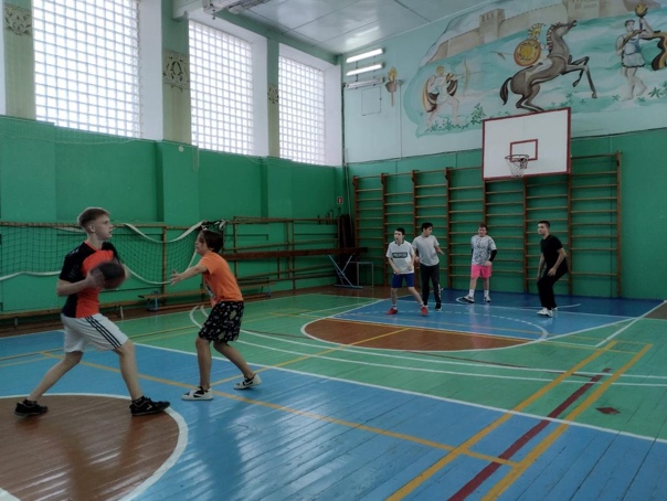Соревнования по баскетболу среди юношей 8-х классов, посвящённые Дню Героев Отечества.
