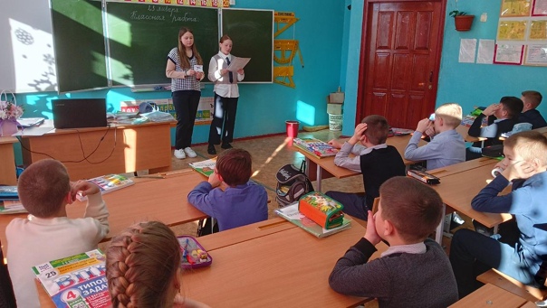Учащиеся школы №2 им. В.А. Коновалова приняли участие в патриотической акции «Блокадная ласточка».