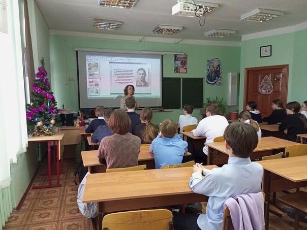  2 февраля учащиеся 8 в класса МОУ &quot;СОШ 2 им.В.А.Коновалова&quot; приняли участие в Региональном дне чтения &quot;Сынам Отечества-пример&quot;.