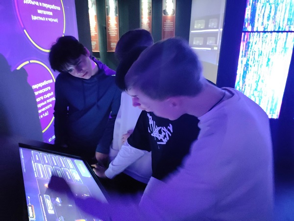 27 апреля ученики 9в класса посетили мультимедийный квест «Лаборатория будущего».